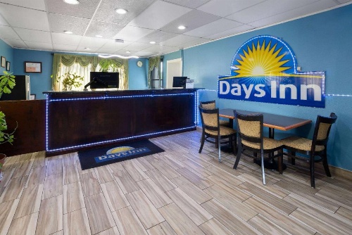 Days Inn by Wyndham Queensbury/Lake George image 45