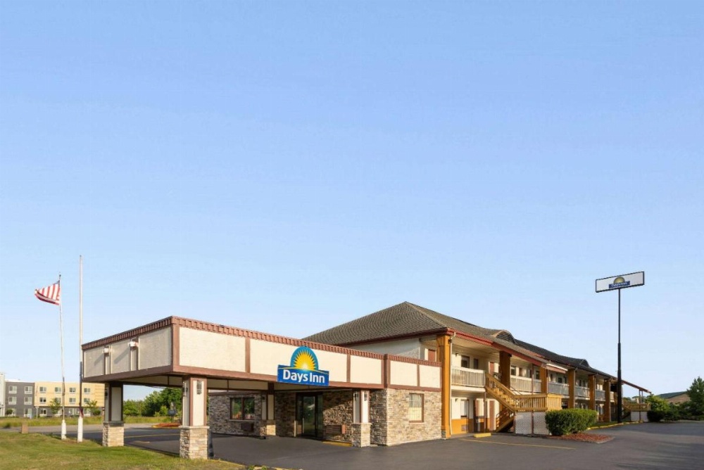 Days Inn by Wyndham Queensbury/Lake George Image 47