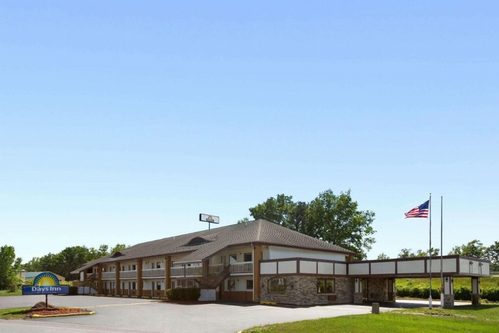 Days Inn by Wyndham Queensbury/Lake George Image 48