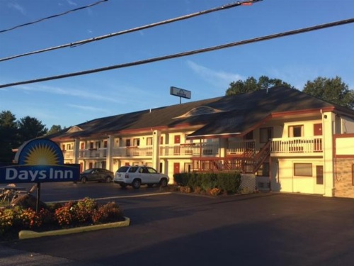 Days Inn by Wyndham Queensbury/Lake George image 5