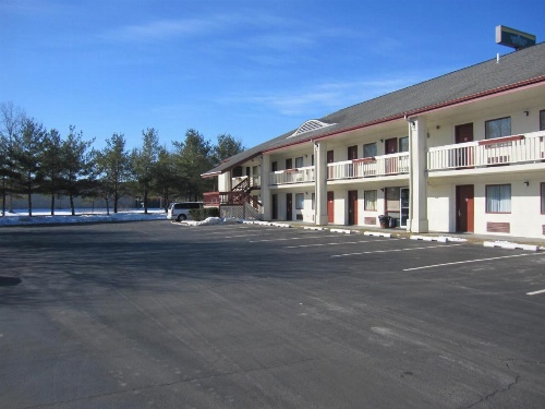 Days Inn by Wyndham Queensbury/Lake George image 6